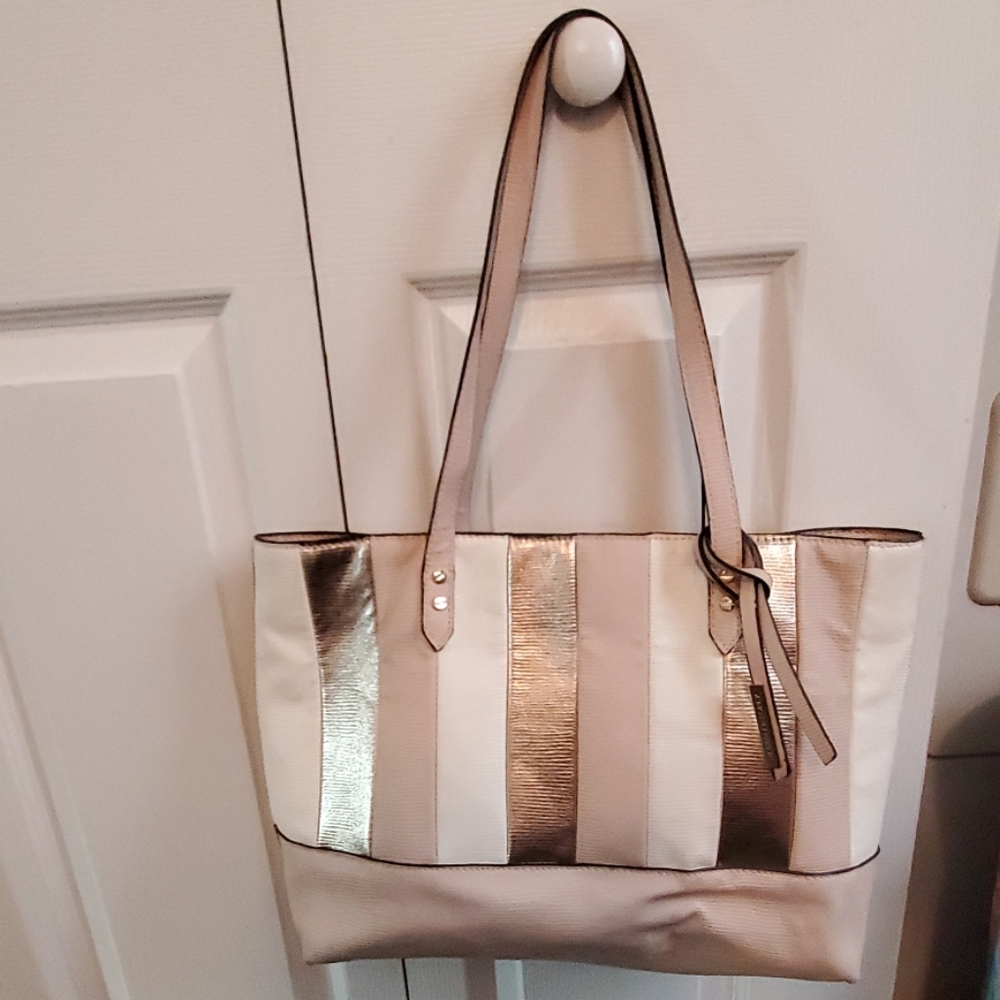 Jessica Simpson purse